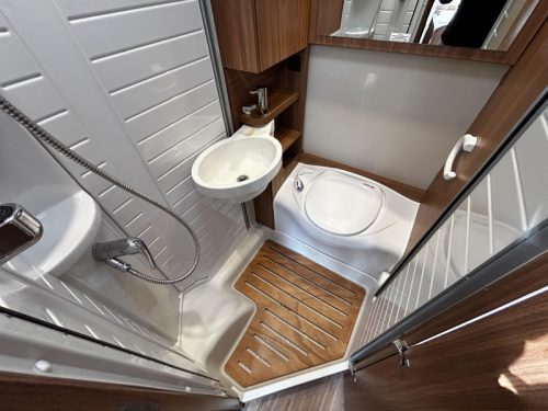 Carado T 135 French bed/2017/Euro6/Air conditioning photo: 12