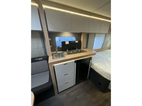 Knaus Sport Platinum 450 FU AKTION MODELL-FRANZ&Ouml;SISCHES BETT Foto: 8