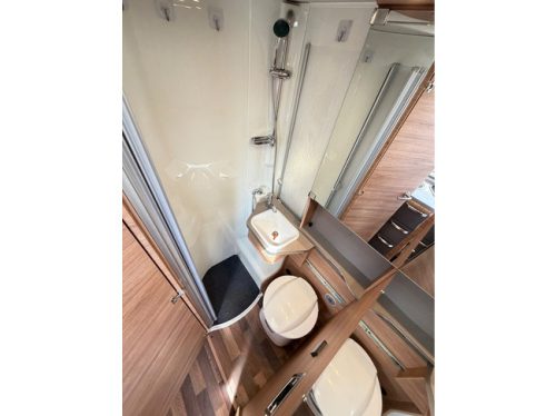 Weinsberg Knaus CaraCompact Pepper 600 MEG MAXXFAN / BEARLOCK / XXL K&Uuml;HLSCHRANK / ST&Uuml;TZEN / TV + SAT-ANLAGE / FAHRRADTR&Auml;GER / 2JahresGarantie Foto: 18