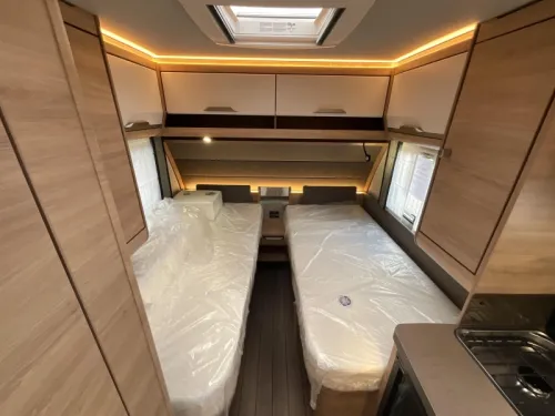 Knaus Sudwind Black Selection 460 EU MOVER-THULE LUIFEL-VLOERV foto: 11