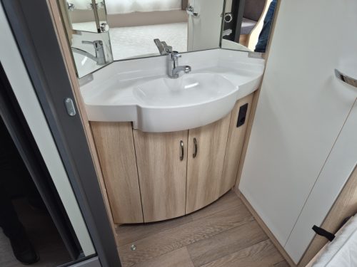 Hobby De Luxe 460 UFE photo: 9