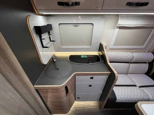 Mobilvetta Kea 90 I A-class Motorhome  photo: 7