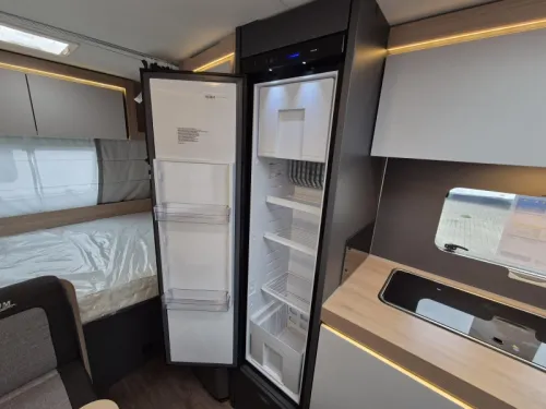 Knaus Sport Platinum 500 QDK Bunk bed and garage door photo: 12