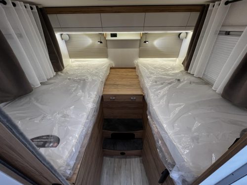Pilote G 690 GJ Wohnmobil, Vollintegriert  Foto: 9