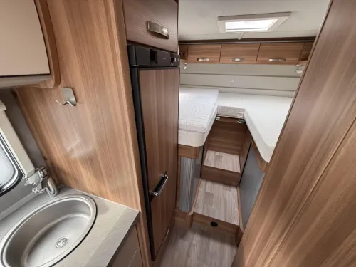 Weinsberg CaraCompact Pepper 600 Edition Camas Individuales 19 foto: 11