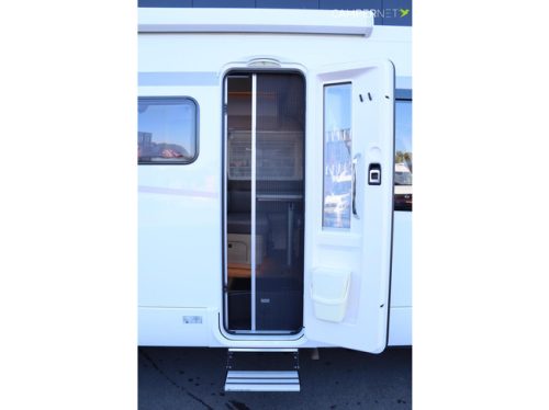 Hymer BMC-I 580 170hp Automatic | Single beds | Lithium | Inverter | Pop-top roof | Wifi router | Bike rack | Solar panels | SLC Chassis photo: 5
