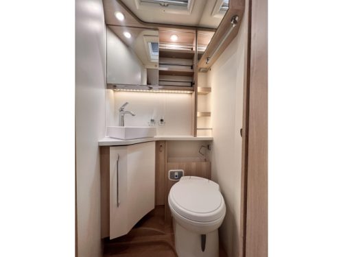 Rapido 696 F Premium Edition Face to face  Foto: 17