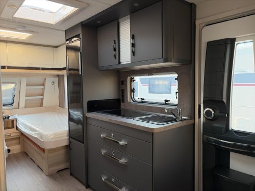 Hobby De Luxe 495 UL Model 2027 photo: 6