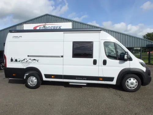 Weinsberg CaraLife 630 LQ With 150KM on the odometer photo: 3
