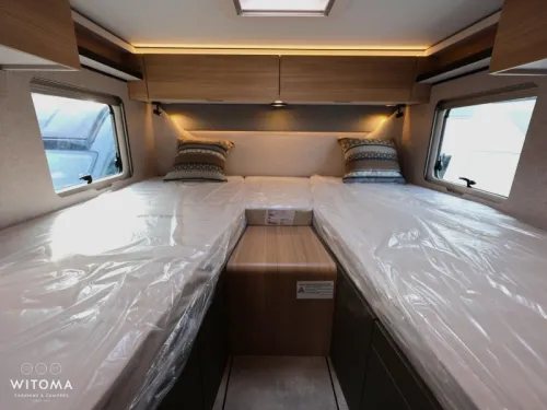 Hymer GT-S 685 Pop-top roof Face to Face 2027  photo: 13