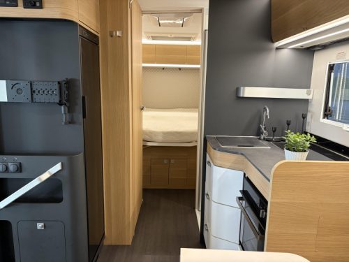 Adria Coral Plus 650 DC Queensbett / Automatik Foto: 19