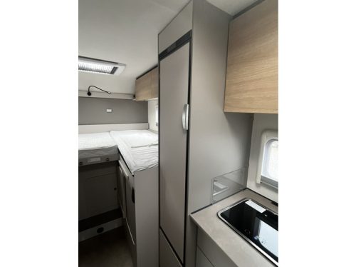 LMC Tracer A 690 Teilintegriert Automatik | Tempomat | Markise | R&uuml;ckfahrkamera | Dusche | Toilette | 4 Schlafpl&auml;tze | Foto: 9