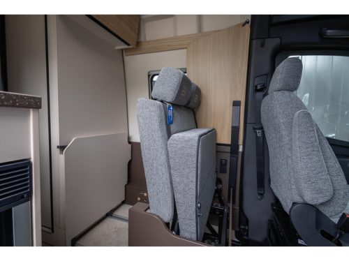 B&uuml;rstner Habiton HM 6.0 Lengtebedden Mercedes-Benz Automaat foto: 18