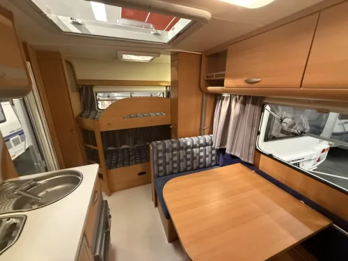 Knaus Sport 500 FDK STAPELBED VASTBED ZITJE foto: 15