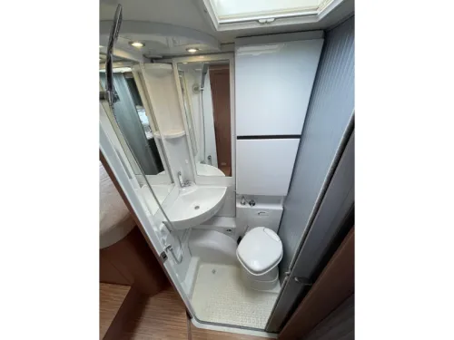 Knaus Vansation 600 TI Single Beds Garage photo: 11