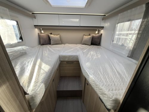 Adria Compact Supreme DL Face-to-face - Automaat foto: 19