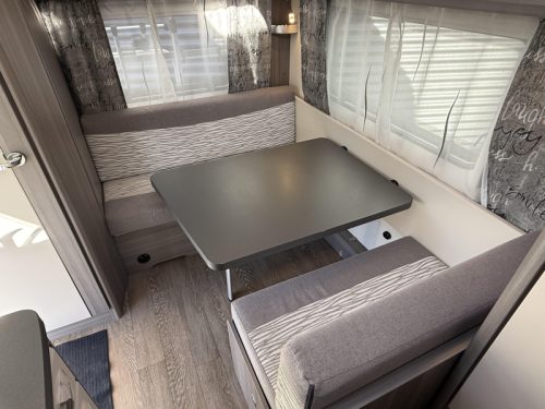 Hobby On Tour 390 SF Fixed bed MOVER Awning TOP photo: 7