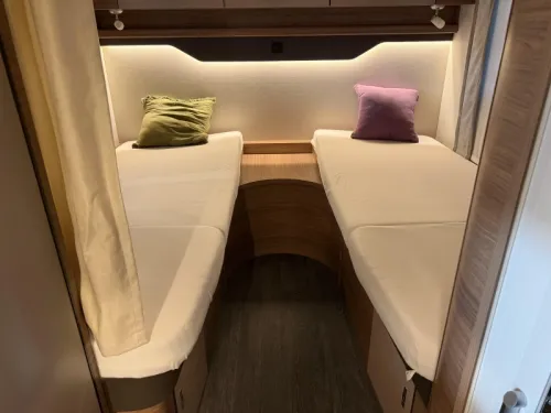 Knaus L!ve Ti 650 MEG automatic low length bed photo: 5
