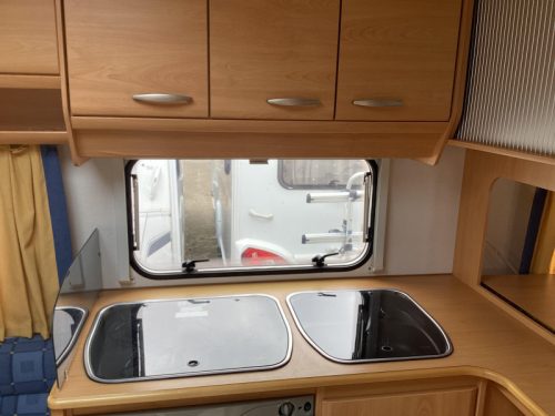 Knaus Sudwind 450 TUF awning  photo: 10