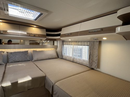 Malibu by Carthago T 430 KB LE 140 hp AUTOMATIC 9-Speed Euro6 Fiat Ducato **Single beds/4 seats/Awning/32" Smart TV/XXL Garage/Only photo: 19