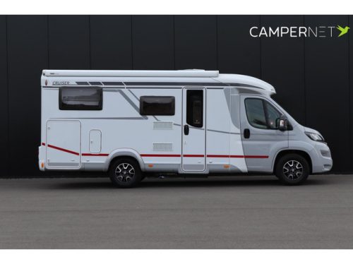 LMC Cruiser V646 140hp Automatic | HEO safe locks | Thule awning | Towbar | Single beds | Bearlock | Panoramic roof | Compact model photo: 3