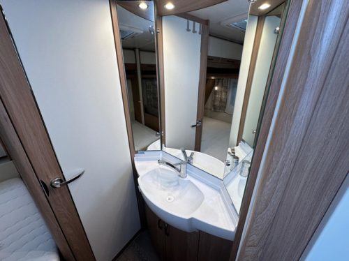 Hobby De Luxe 400 SFe photo: 17