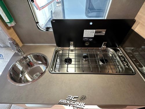 Knaus Sudwind 60 Years 500 FU FRENCH BED FLOOR HEATER OVEN photo: 4