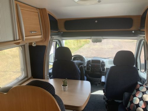 Chausson Trigano Flash 08 2.3 128 hp French bed, side bench, half-dinette, Swivel seats, very neat condition Year of manufacture 2006 Motorhome centrum on the road Marum photo: 25