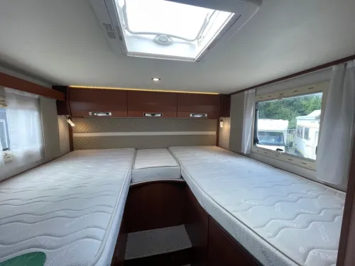 Rapido 855 F Enkele Bedden Hefbed  foto: 14
