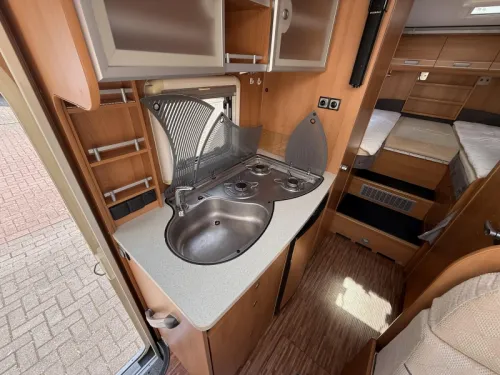 Dethleffs Advantage T 6611 Single Beds 59000 km photo: 13