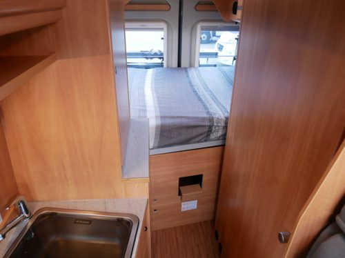 P&ouml;ssl 2Win Plus, 6 Meter Buscamper, Large Transverse Bed!!! photo: 16