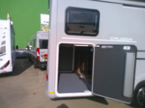 LMC Cruiser 740 EL single beds, Automatic photo: 4