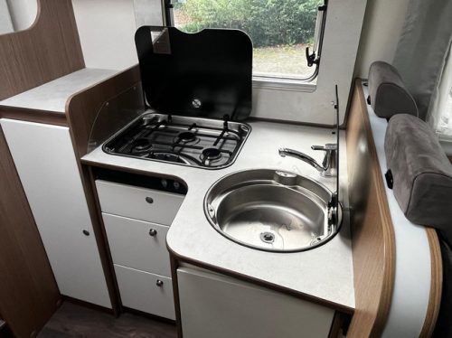 Autocaravana Perfilada Carado T 338 | Control de crucero | Toldo | C&aacute;mara de marcha atr&aacute;s | Ducha | WC | 4 Plazas para dormir | TV con sat&eacute;lite autom&aacute;tico foto: 15