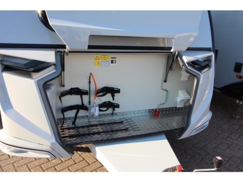 Knaus Sudwind Black Selection 540 UE Panoramic roof window + Single bed photo: 20