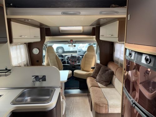 ROLLER Team T-line 255 Lit pavillon Climatisation R&eacute;gulateur de vitesse Suspension pneumatique 6 couchages photo : 1