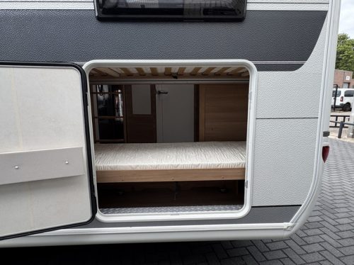 Hobby De Luxe 545 KMF with BUNK BED AND GARAGE **6 Berths/Truma Mover/1st owner/Truma/Alloy wheels/Very neat caravan** photo: 13