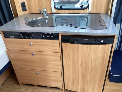 Avanc&eacute; Dethleffs Camper 450 DB foto: 10