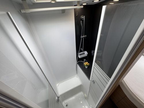 Adria Matrix Plus 670 DC Queensbett Hubbett Wechselrichter Foto: 19