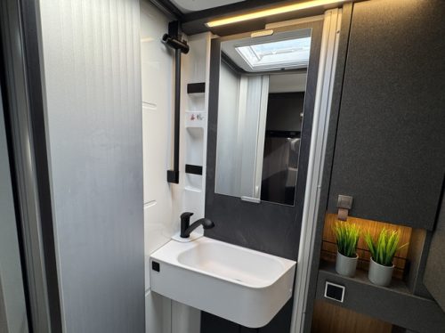 Hymer ML-T 570 4X4 CROSSOVER 190 hp AUTOMATIC 9-Speed Euro6 Mercedes-Benz **Single beds/Fully loaded with options/4 seats/4x Lithium/ photo: 18