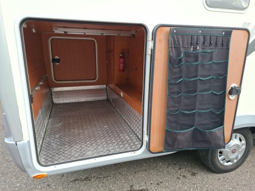 Giottiline Therry 45 T luxuri&ouml;ses und ger&auml;umiges Alkoven-Wohnmobil f&uuml;r 5 Personen Foto: 5