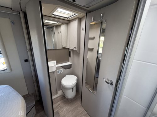 HYMER 2022 Face to Face Queensbett 150 PS Schaltgetriebe T695 S Foto: 8