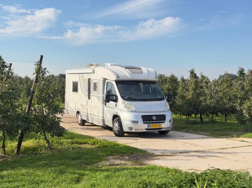 Adria Coral S 680 ST LUCHTVERING / AIRCO / OYSTER SCHOTEL + TV / OVEN / XXL KOELKAST + VRIEZER / CRUISE CONTROL / foto: 0