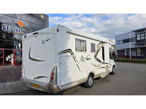 McLouis MC4 74G Queensbed pop-top roof photo: 2