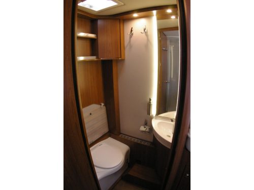 Eura Mobil Integra Line 720 EB Single beds, XXL Garage  photo: 19