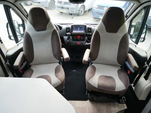 P&ouml;ssl Roadcruiser 640, Automatik, Hubdach, L&auml;ngsbetten Foto: 5
