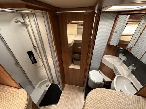 Carthago C-Tourer I 144 LE RUIM UITGERUST foto: 11