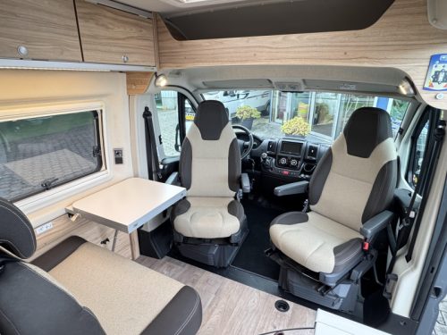 Hymer Yellowstone 640 - Langes 205 cm Bett ! - Foto: 2