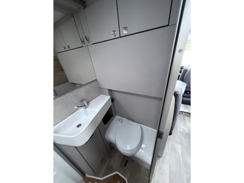 Hymer Exsis-T 580 PURE Automatic, dish, TV photo: 10