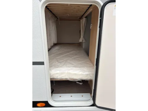 LMC Style 490 K model 2027, bunk bed  photo: 21