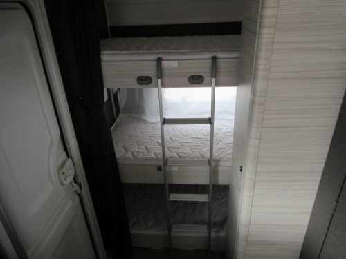 Dethleffs C'Joy 480 QLK FAMILIENWOHNWAGEN, VORZELT Foto: 10